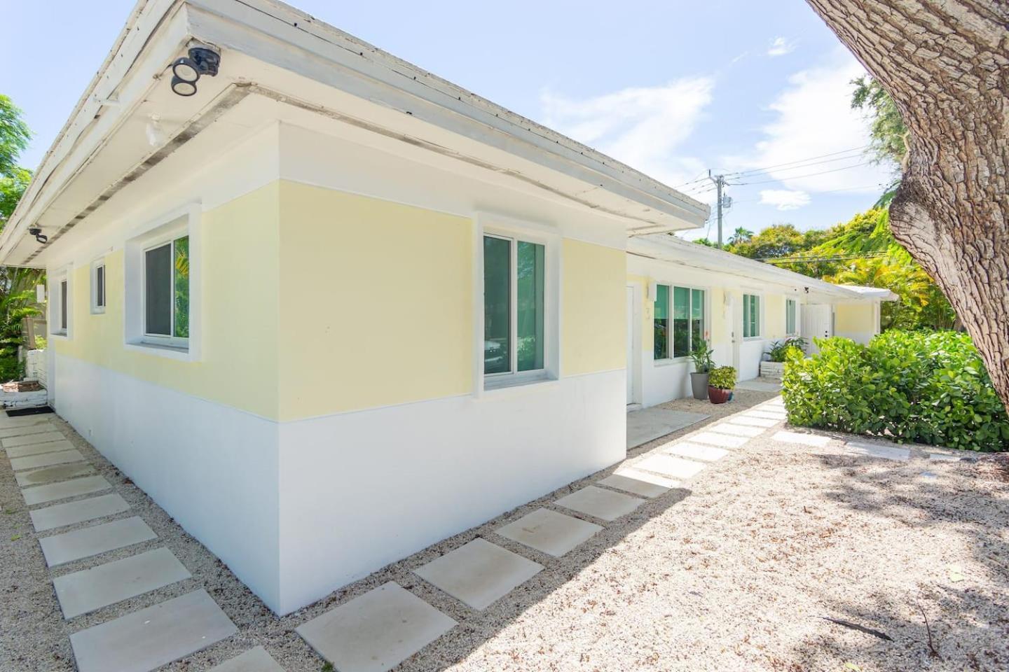 Newly Renovated Stylish Studio In El Portal #2 Miami Exterior photo